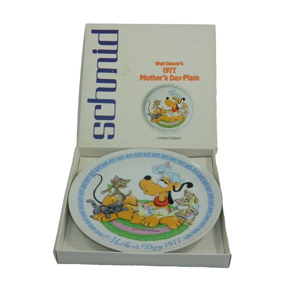 Schmid Walt Disney's 1977 Mother's Day Plate w/ Box Pluto & Kittens